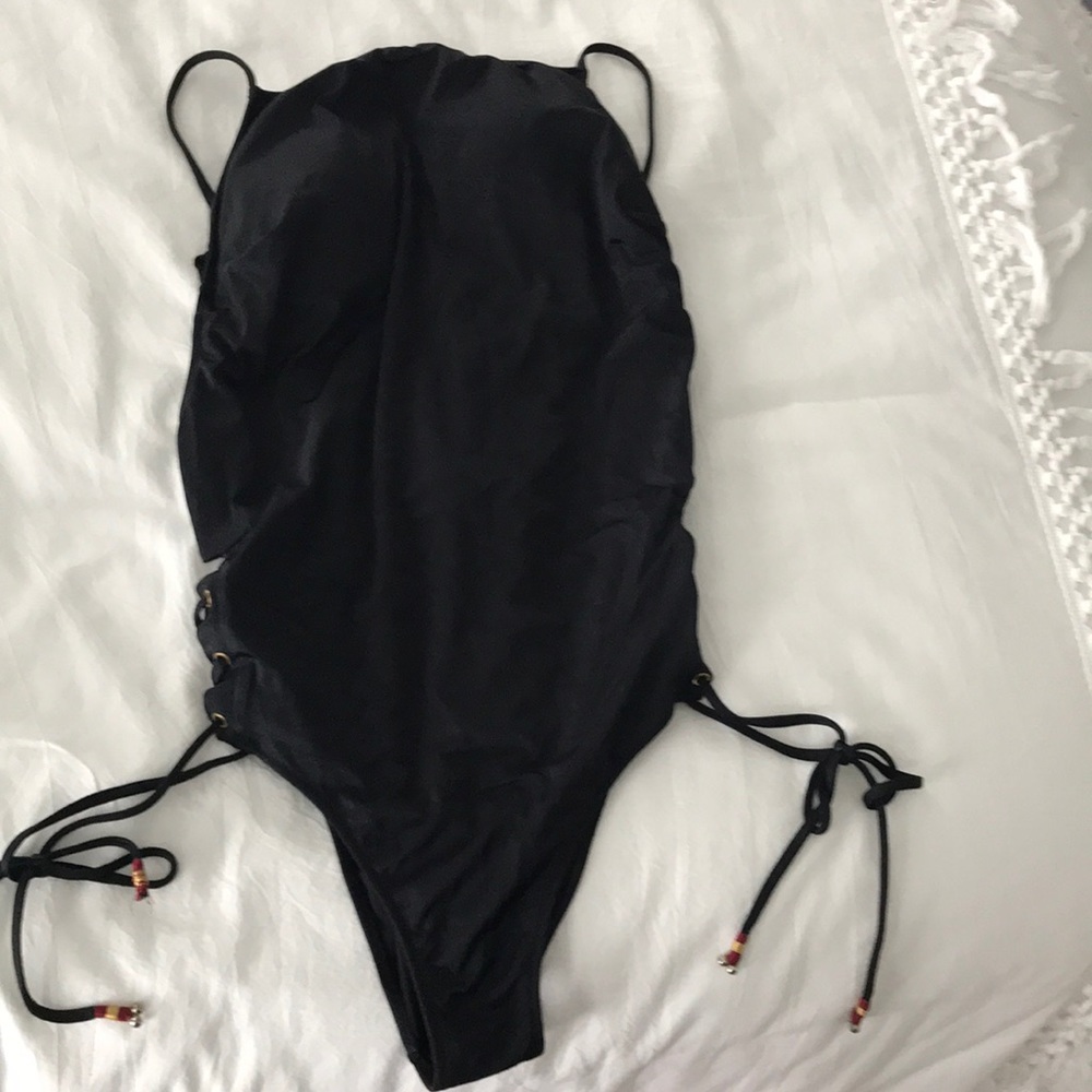 High leg cut one piece